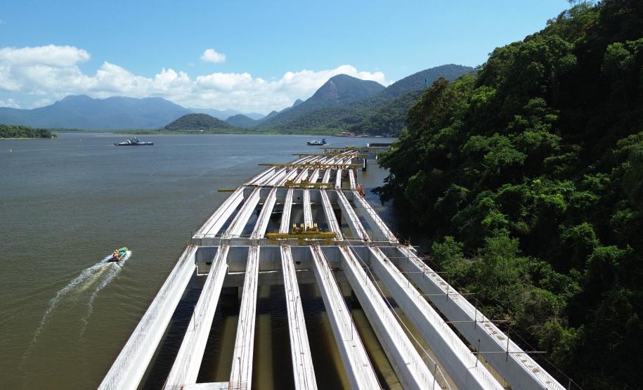 Obras da Ponte de Guaratuba chegam a 44,2% de execução com início de nova fase da estrutura estaiada