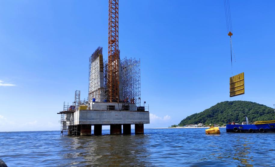 Obras da Ponte de Guaratuba chegam a 44,2% de execução com início de nova fase da estrutura estaiada
