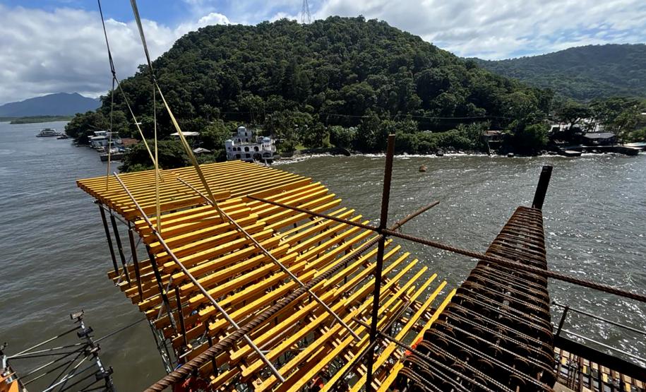 Começa construção da superestrutura da parte estaiada da Ponte de Guaratuba