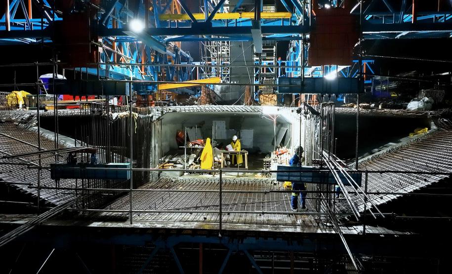 Ponte de Guaratuba mantém ritmo acelerado de obras até de madrugada