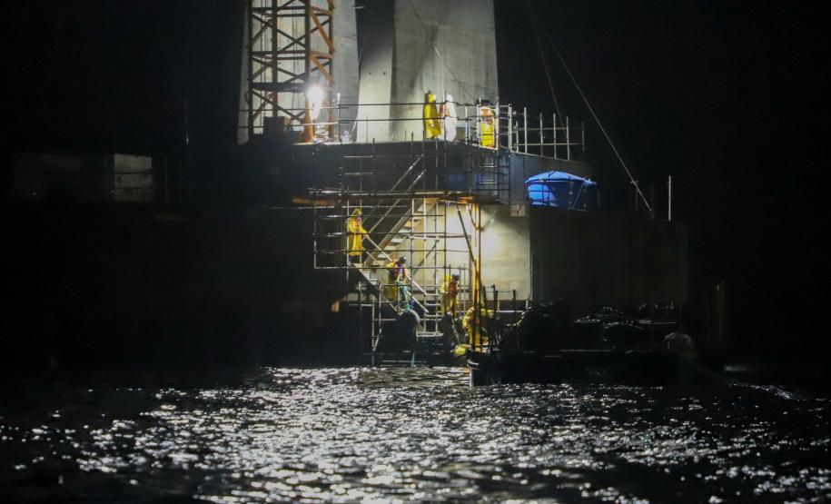 Ponte de Guaratuba mantém ritmo acelerado de obras até de madrugada