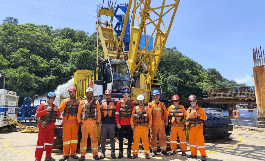 última estaca marítima da ponte de guaratuba é concretada