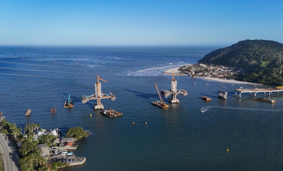 Ponte de Guaratuba alcança 73% de execução e avança nos acessos e trecho estaiado