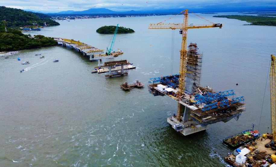 Ponte de Guaratuba alcança 73% de execução e avança nos acessos e trecho estaiado