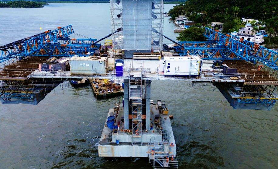 Ponte de Guaratuba alcança 73% de execução e avança nos acessos e trecho estaiado