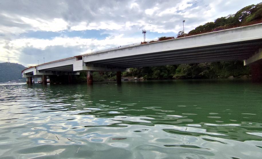 Ponte de Guaratuba alcança 73% de execução e avança nos acessos e trecho estaiado