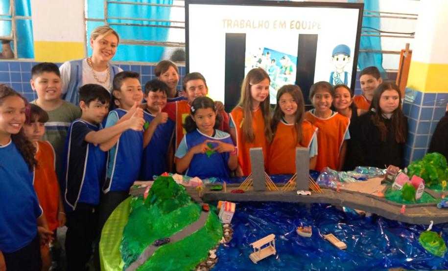 Alunos transformam a Ponte de Guaratuba em maquete