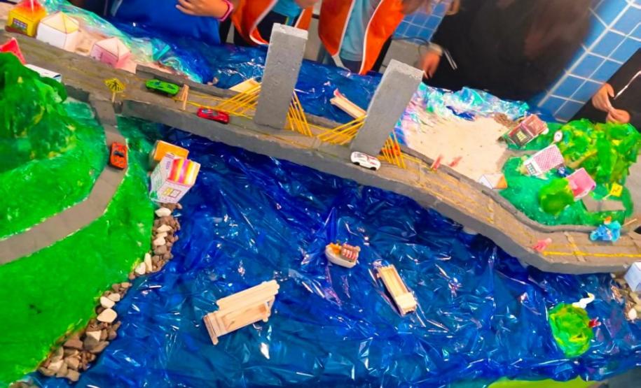 Alunos transformam a Ponte de Guaratuba em maquete