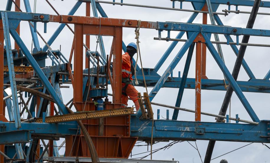 Ponte de Guaratuba chega a 80% de execução