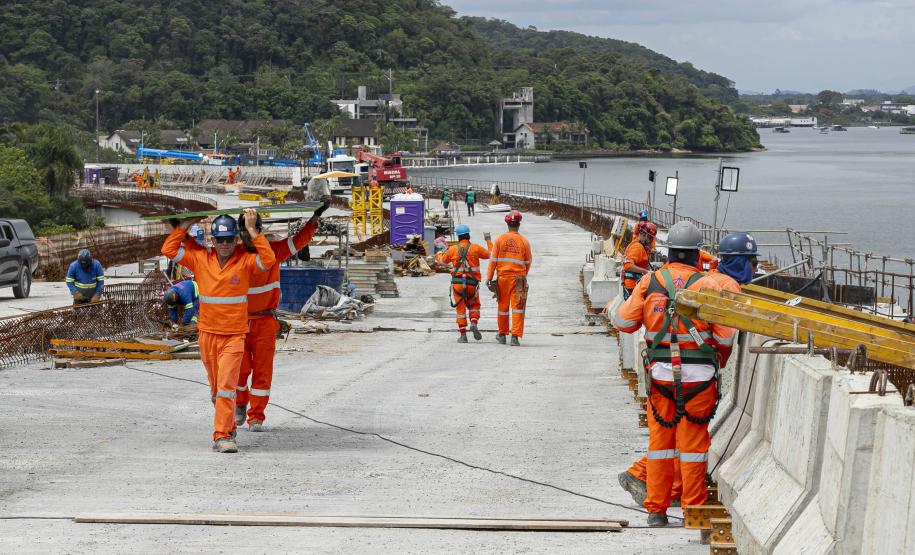 Ponte de Guaratuba chega a 80% de execução