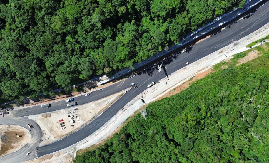 Ponte de Guaratuba inicia revestimento em concreto asfáltico dos acessos