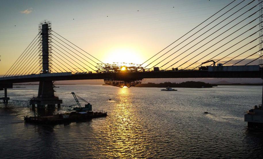 Iluminação, acessos e guarda-corpos: Ponte de Guaratuba entra na reta final de obras