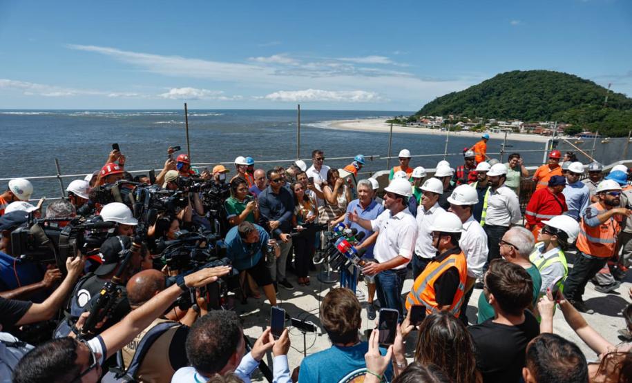 beijo da ponte" garante ligação por terra entre Guaratuba e Matinhos