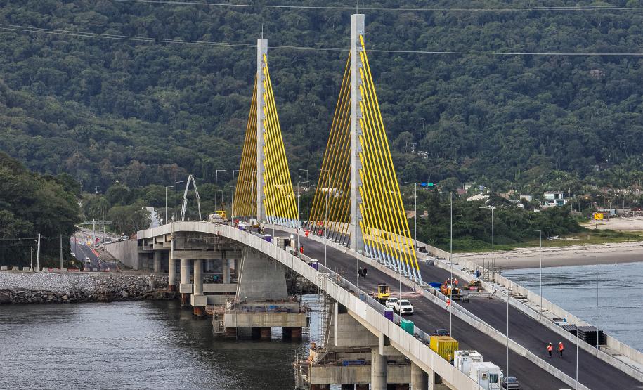 Ponte de Guaratuba recebe juntas de dilatação