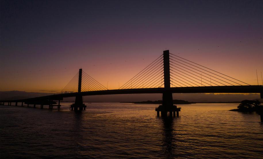 Ponte de Guaratuba recebe juntas de dilatação