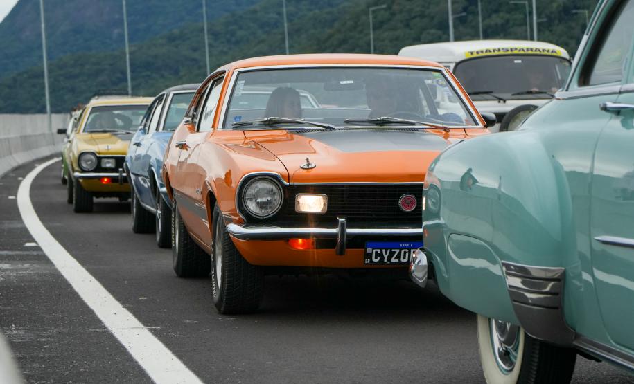 Com mais de 500 carros antigos e motos, passeio celebra Ponte de Guaratuba, no Litoral