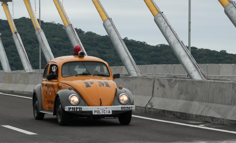 Com mais de 500 carros antigos e motos, passeio celebra Ponte de Guaratuba, no Litoral