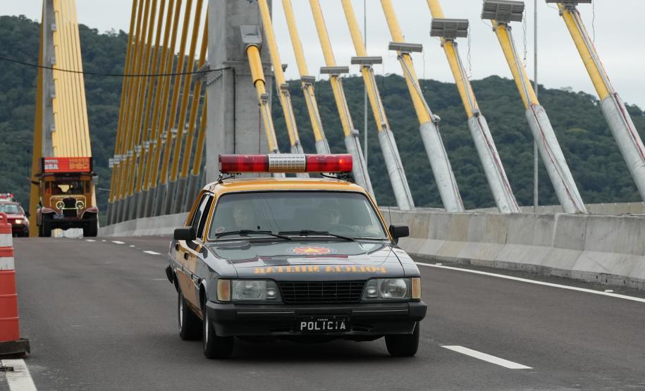 Com mais de 500 carros antigos e motos, passeio celebra Ponte de Guaratuba, no Litoral