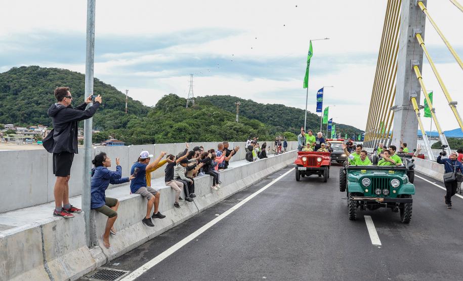 Fim da espera: tráfego de veículos é liberado na Ponte de Guaratuba