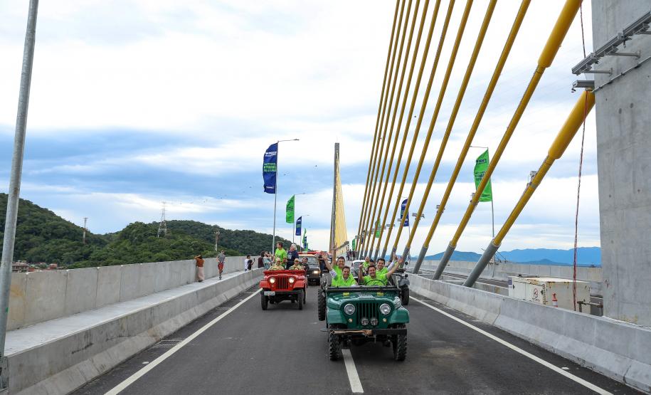 Fim da espera: tráfego de veículos é liberado na Ponte de Guaratuba