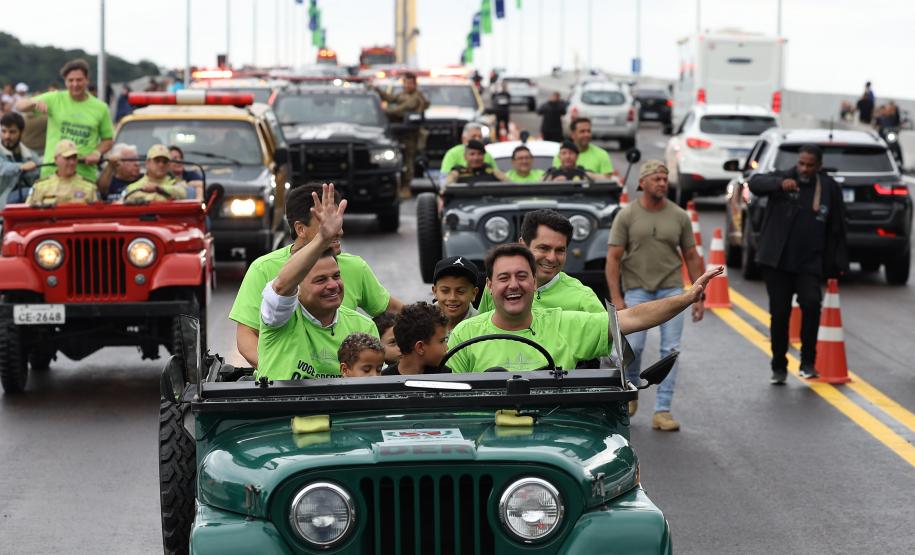 Fim da espera: tráfego de veículos é liberado na Ponte de Guaratuba
